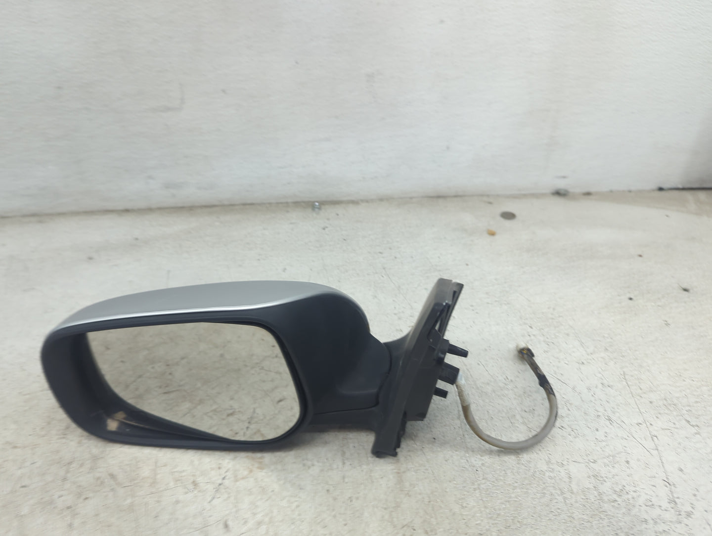 2007 Ford Explorer Sport Trac Driver Side View Mirror - Left Door Mirror OEM Used - Oemusedautoparts1.com