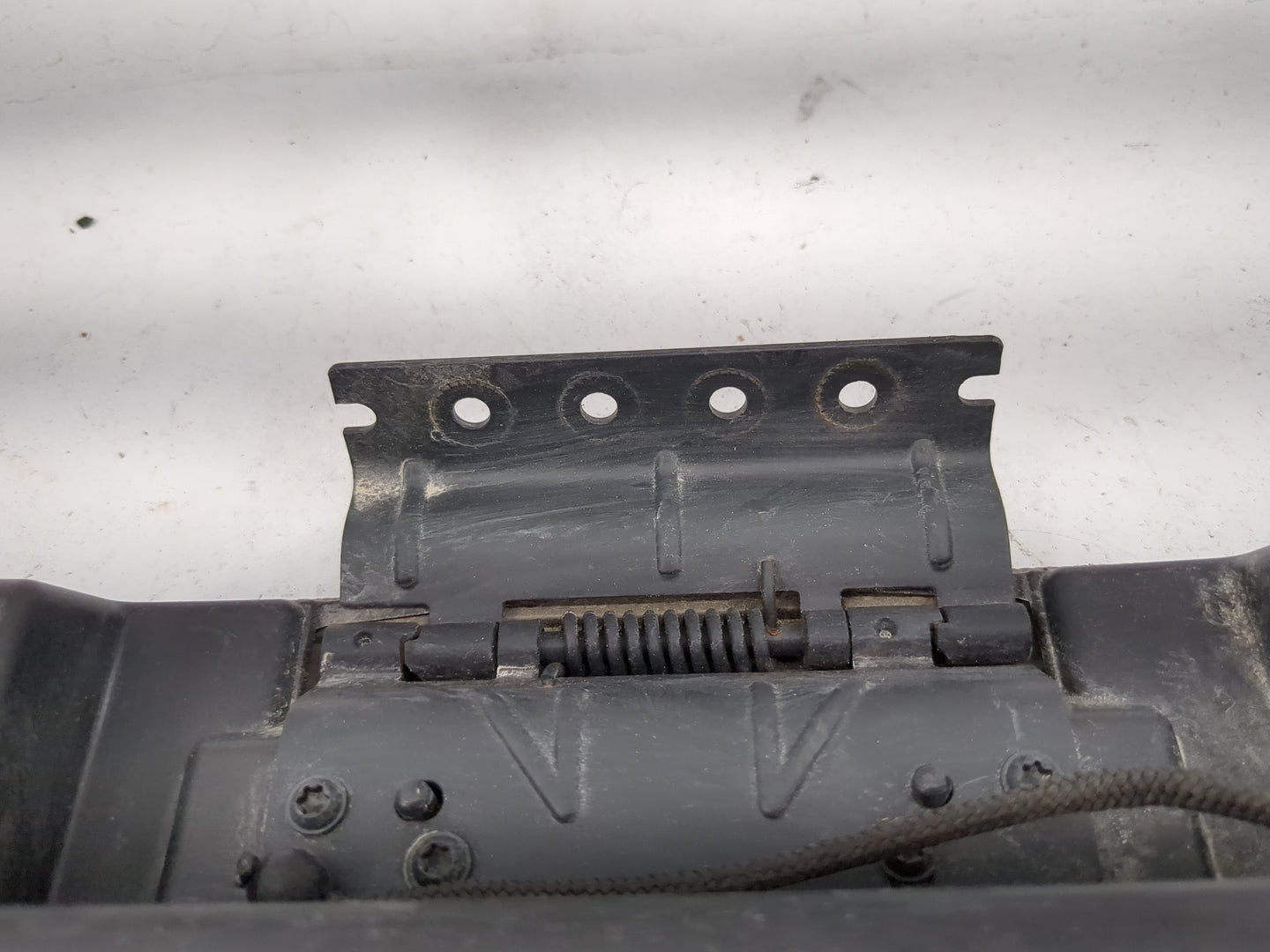 2007 Ford Explorer Sport Trac Center Console Armrest Cover Lid Fits OEM Used Auto Parts - Oemusedautoparts1.com