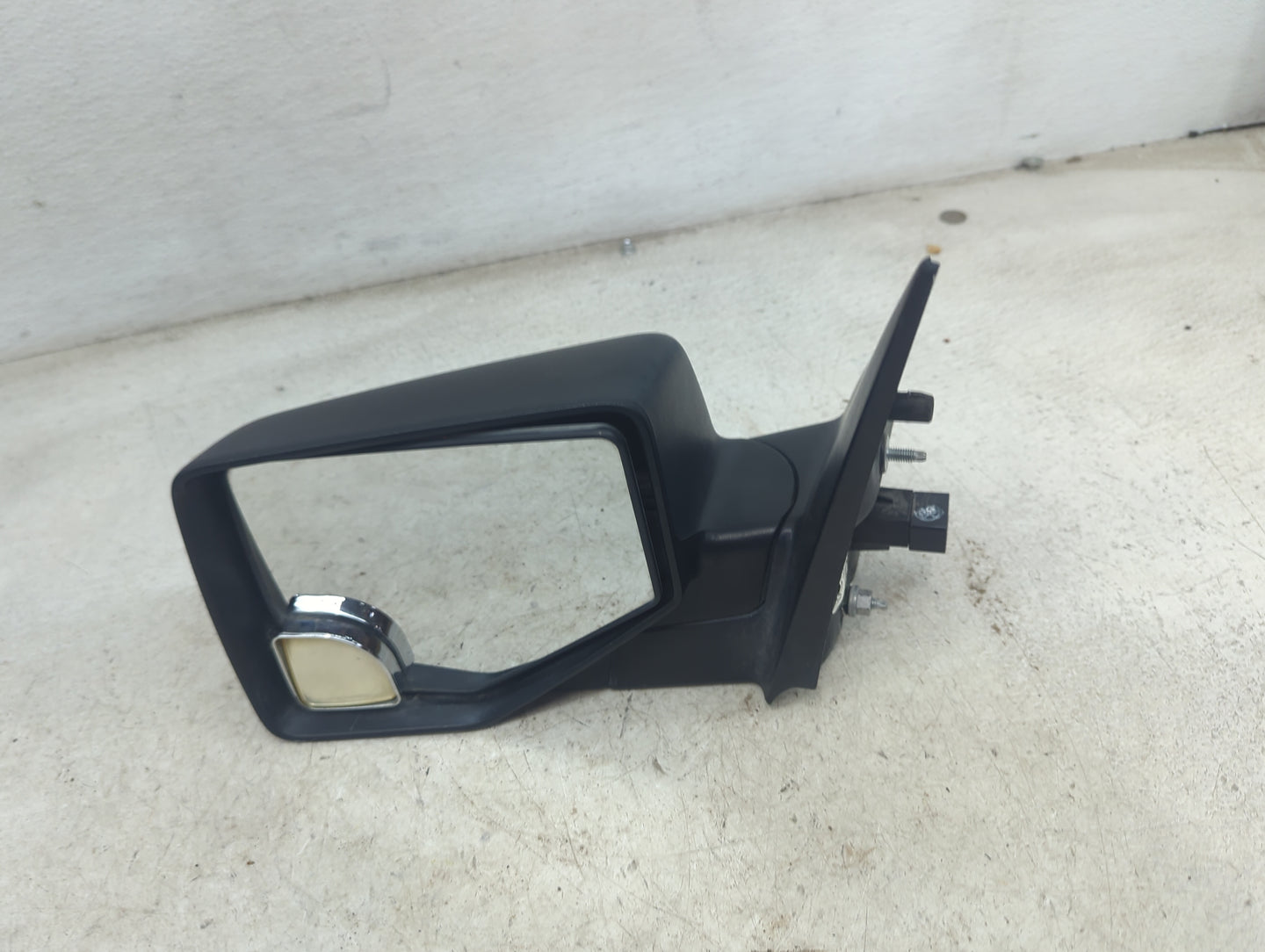 2007 Ford Explorer Sport Trac Driver Side View Mirror - Left Door Mirror OEM Used - Oemusedautoparts1.com