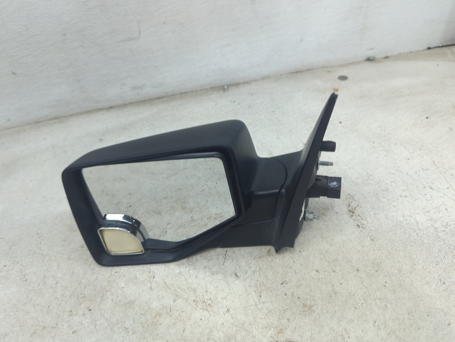 2007 Ford Explorer Sport Trac Driver Side View Mirror - Left Door Mirror OEM Used - Oemusedautoparts1.com