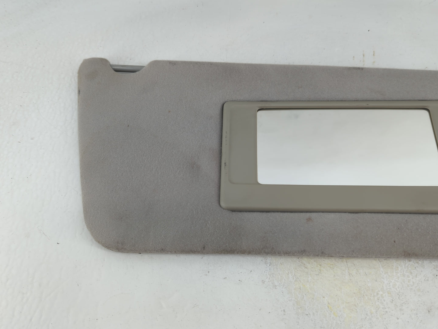 2004-2008 Ford F-150 Sun Visor Shade Replacement Passenger Right Mirror Fits Fits 2004 2005 2006 2007 2008 OEM Used Auto Par