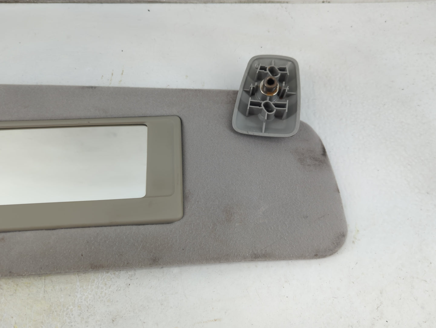2004-2008 Ford F-150 Sun Visor Shade Replacement Passenger Right Mirror Fits Fits 2004 2005 2006 2007 2008 OEM Used Auto Par
