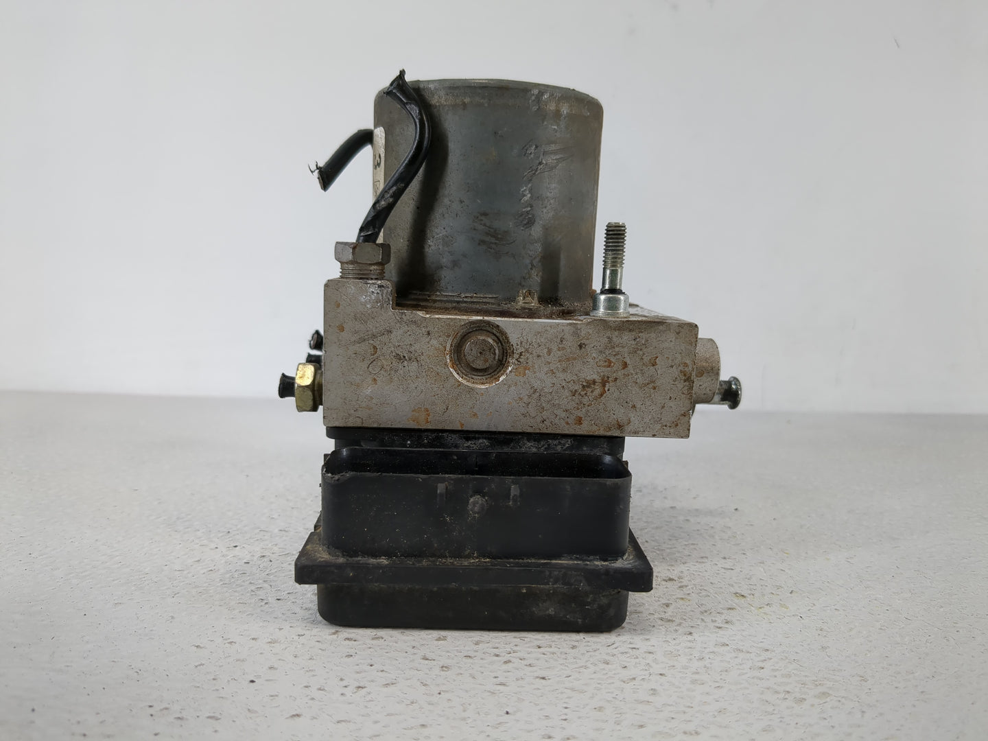 2007 Ford F-150 ABS Pump Control Module Replacement P/N:7L34-2C346-A Fits OEM Used Auto Parts - Oemusedautoparts1.com