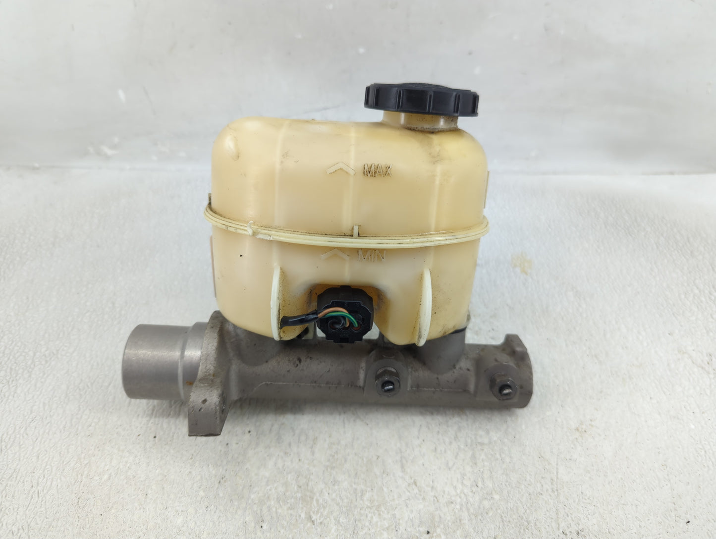 2004-2008 Ford F-150 Brake Master Cylinder - Oemusedautoparts1.com