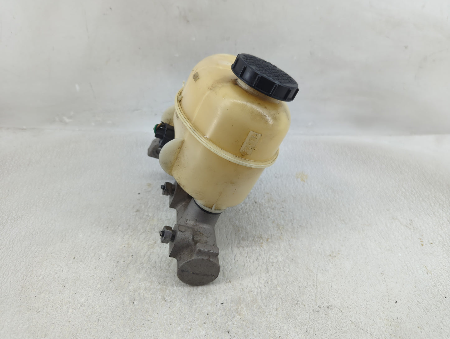 2004-2008 Ford F-150 Brake Master Cylinder - Oemusedautoparts1.com