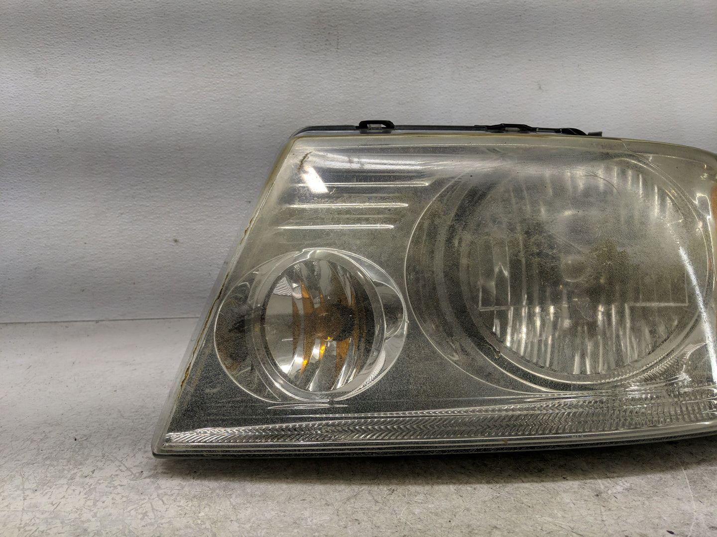 2004-2008 Ford F-150 Driver Left Oem Head Light Headlight Lamp - Oemusedautoparts1.com