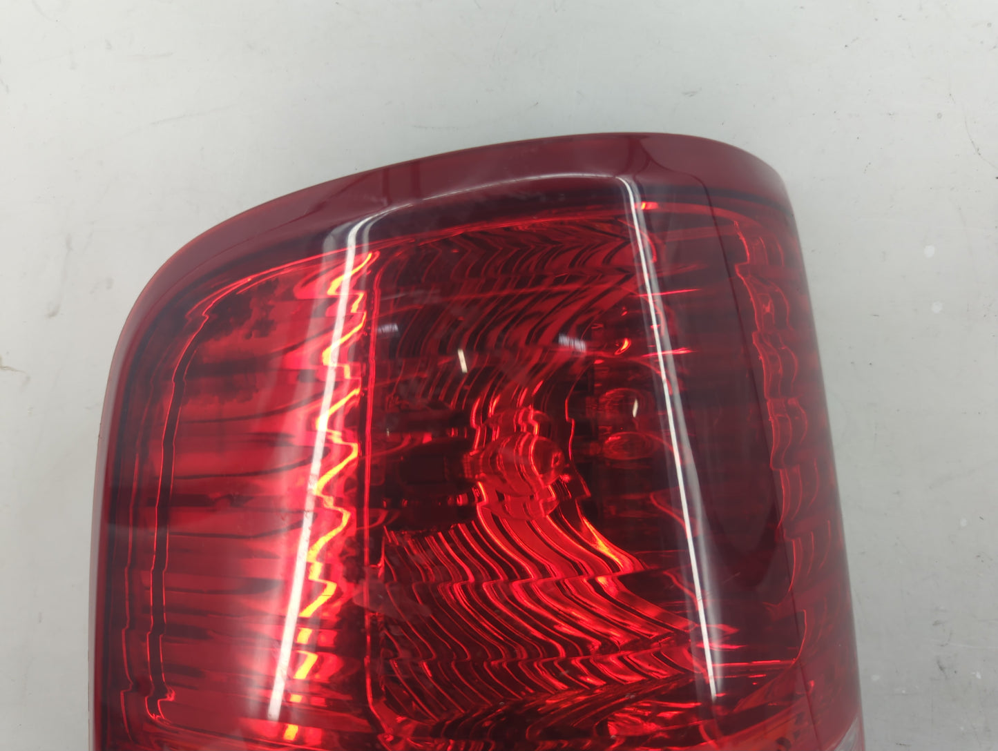 2004-2008 Ford F-150 Tail Light Assembly Driver Left OEM P/N:08-330-1919L-B Fits Fits 2004 2005 2006 2007 2008 OEM Used Auto
