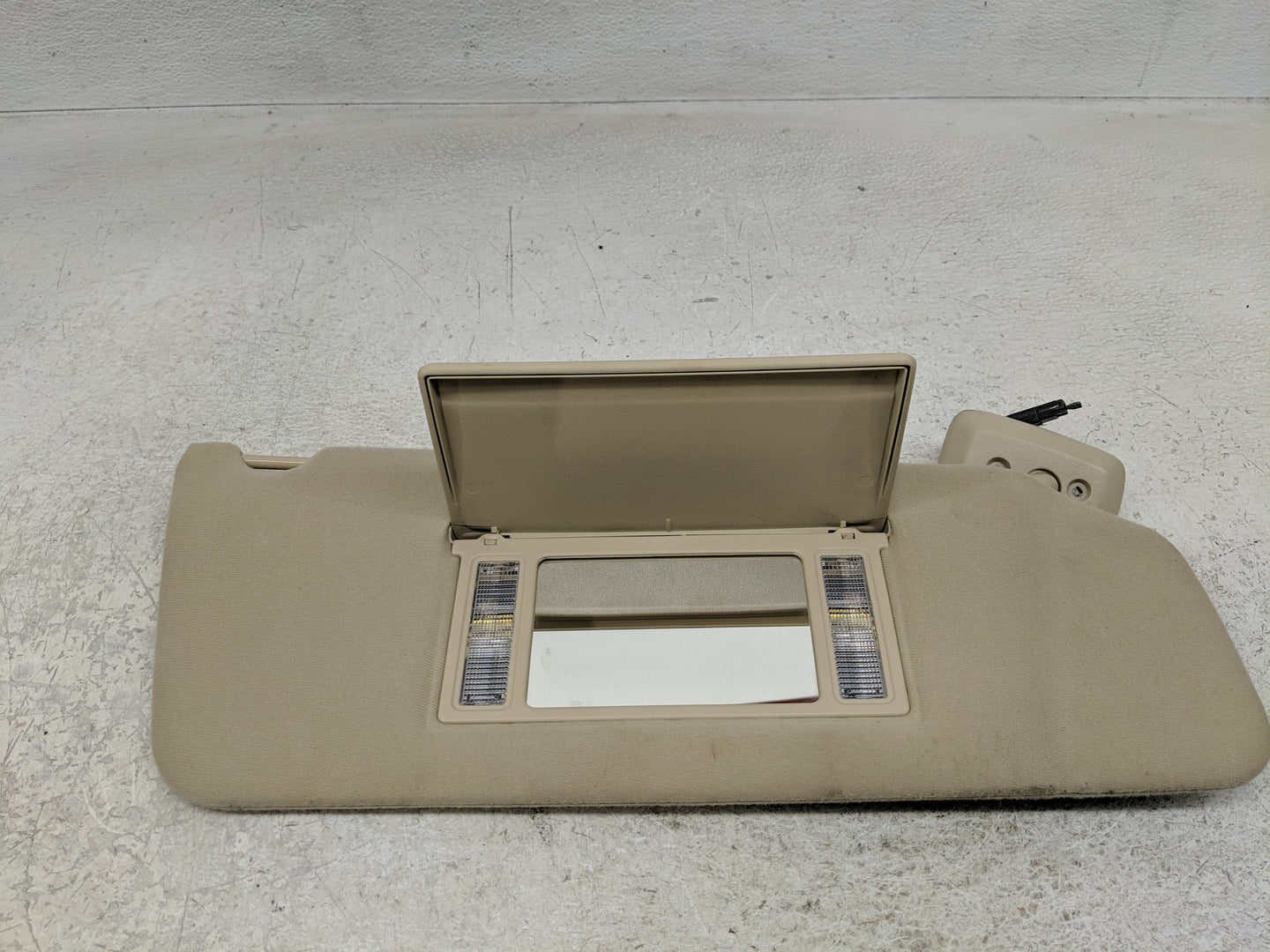 2004-2008 Ford F-150 Sun Visor Shade Replacement Driver Left Mirror Fits Fits 2004 2005 2006 2007 2008 OEM Used Auto Parts -