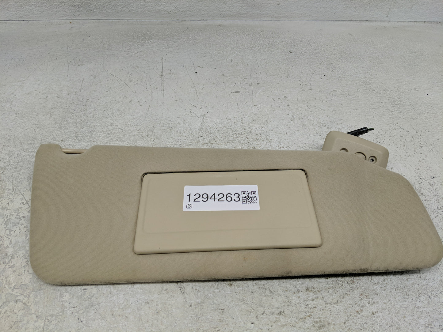 2004-2008 Ford F-150 Sun Visor Shade Replacement Driver Left Mirror Fits Fits 2004 2005 2006 2007 2008 OEM Used Auto Parts -