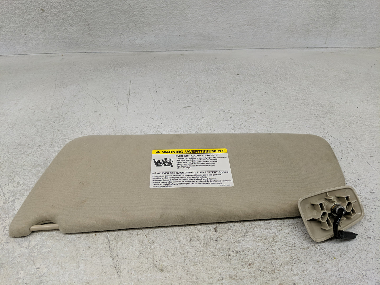 2004-2008 Ford F-150 Sun Visor Shade Replacement Driver Left Mirror Fits Fits 2004 2005 2006 2007 2008 OEM Used Auto Parts -