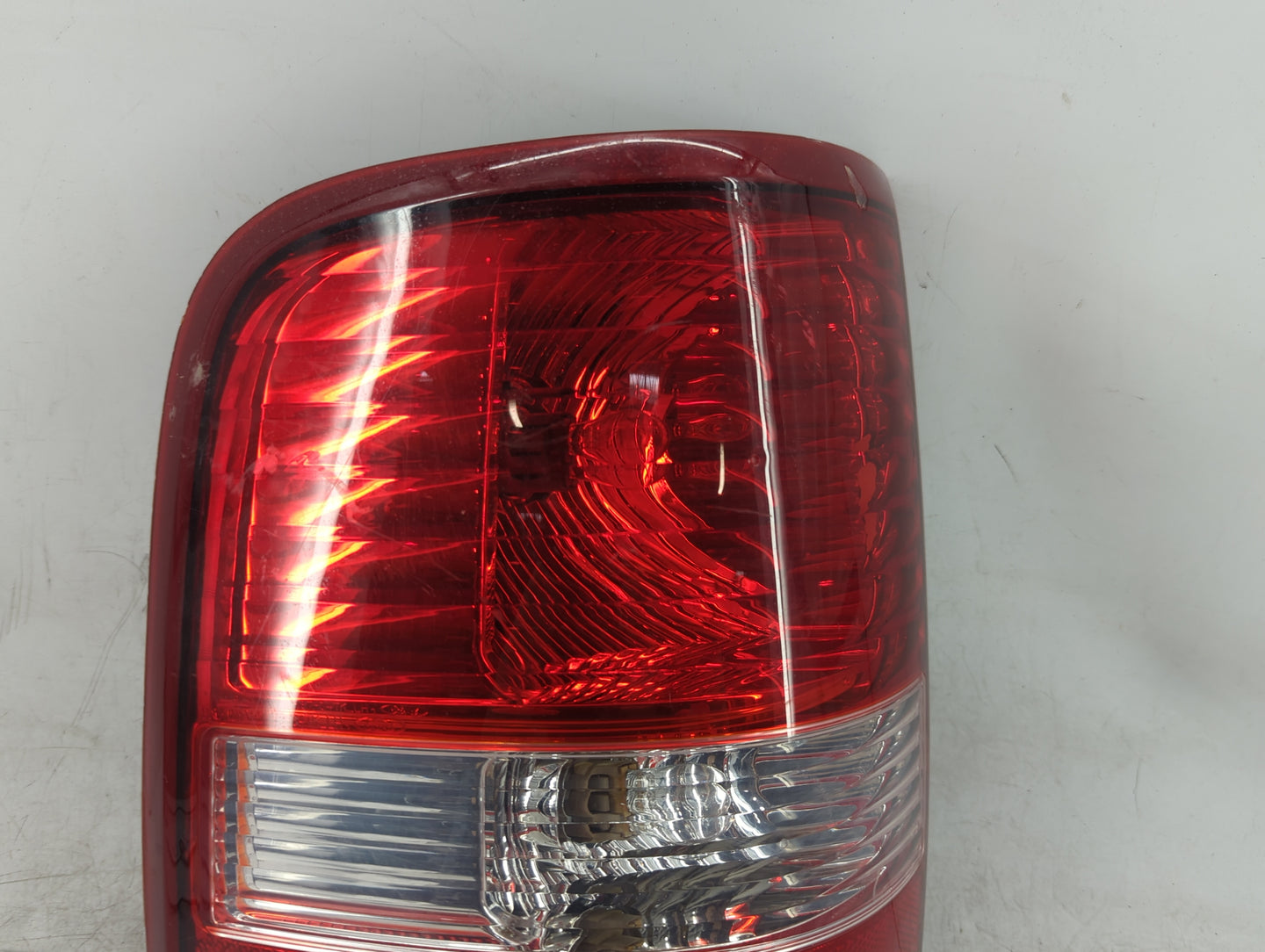 2004-2008 Ford F-150 Tail Light Assembly Driver Left OEM P/N:6L34-13B505-B 6L34-13B505-A Fits Fits 2004 2005 2006 2007 2008 