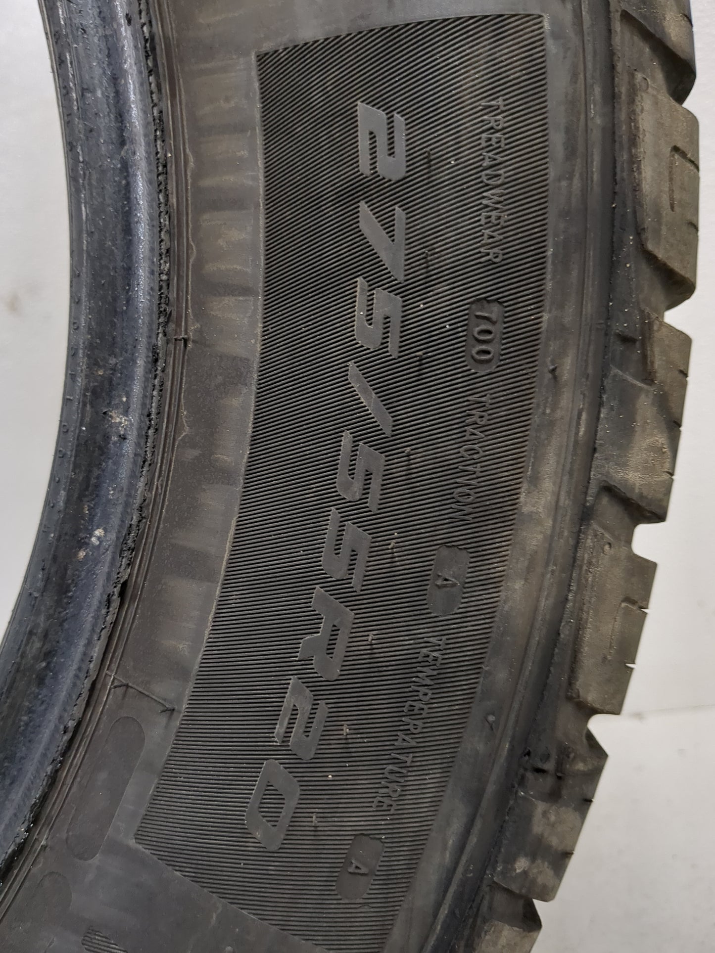 Used Tire 275/55R20 MASTERCRAFT COURSER QUEST 117T - Tread Depth 9/32 - Oemusedautoparts1.com