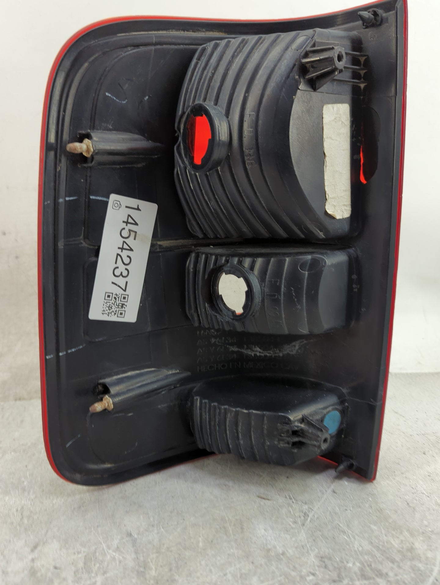 2004-2008 Ford F-150 Tail Light Assembly Passenger Right OEM Fits Fits 2004 2005 2006 2007 2008 OEM Used Auto Parts - Oemuse