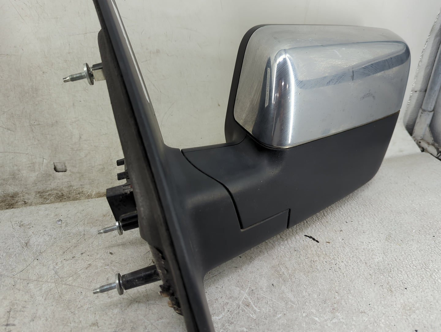 2007 Ford F-150 Driver Side View Mirror - Left Door Mirror OEM Used - Oemusedautoparts1.com