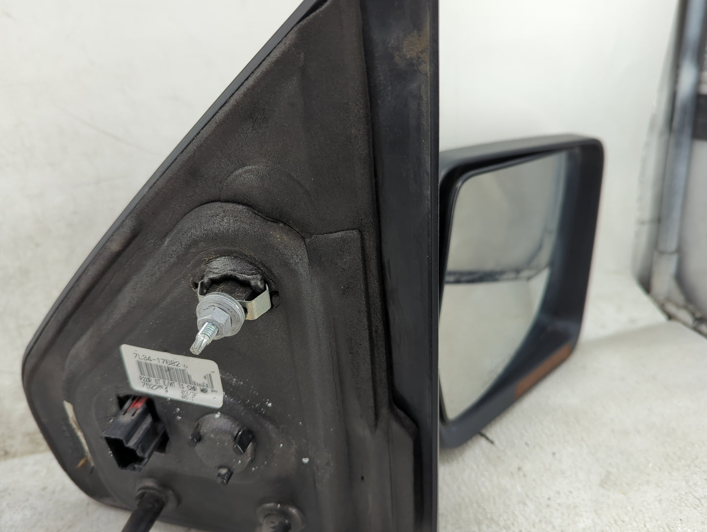 2004-2008 Ford F-150 Passenger Side View Mirror - Right Door Mirror OEM Used - Oemusedautoparts1.com