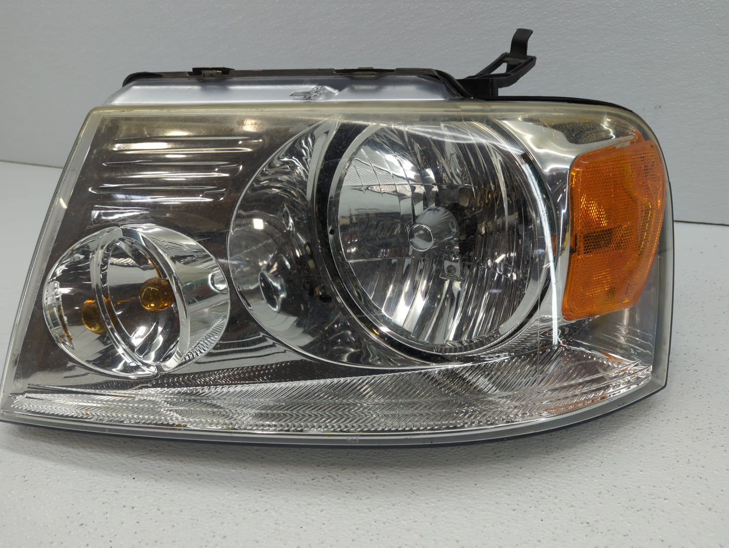 2007 Ford F-150 Driver Left Oem Head Light Headlight Lamp - Oemusedautoparts1.com