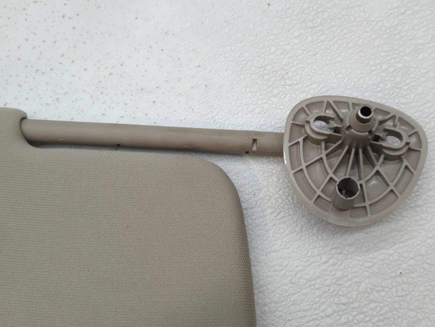 2004-2008 Ford F-150 Sun Visor Shade Replacement Passenger Right Mirror Fits Fits 2004 2005 2006 2007 2008 OEM Used Auto Par