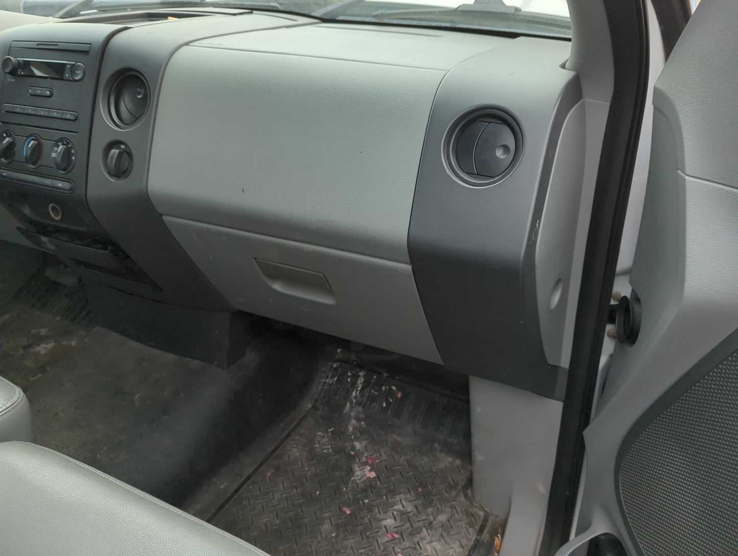 2007 Ford F-150 Passenger Glove Box Door Storage Compartment 5023284 - Oemusedautoparts1.com