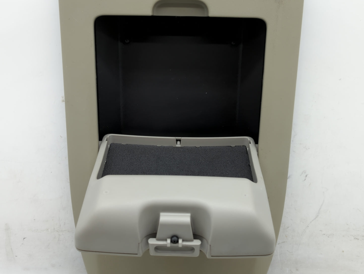 2004-2008 Ford F-150 Center Floor Console P/N:VT1107851263 Fits Fits 2004 2005 2006 2007 2008 OEM Used Auto Parts - Oemuseda