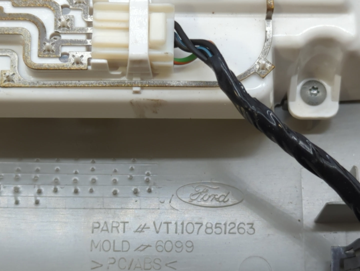 2004-2008 Ford F-150 Center Floor Console P/N:VT1107851263 Fits Fits 2004 2005 2006 2007 2008 OEM Used Auto Parts - Oemuseda