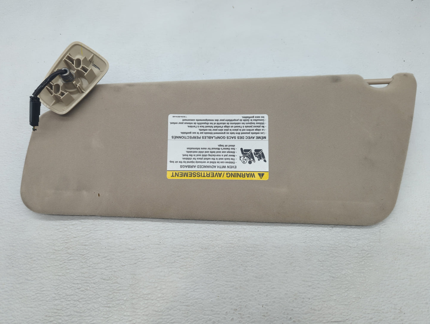 2004-2008 Ford F-150 Sun Visor Shade Replacement Passenger Right Mirror Fits Fits 2004 2005 2006 2007 2008 OEM Used Auto Par