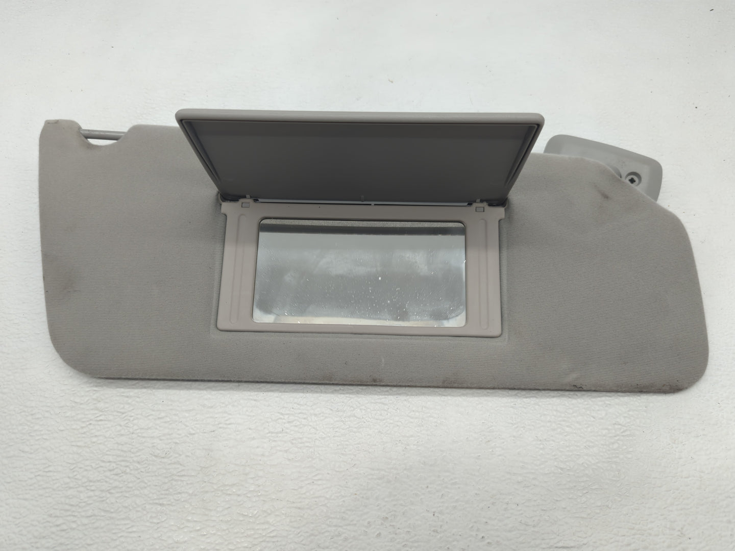 2004-2008 Ford F-150 Sun Visor Shade Replacement Passenger Right Mirror Fits Fits 2004 2005 2006 2007 2008 OEM Used Auto Par
