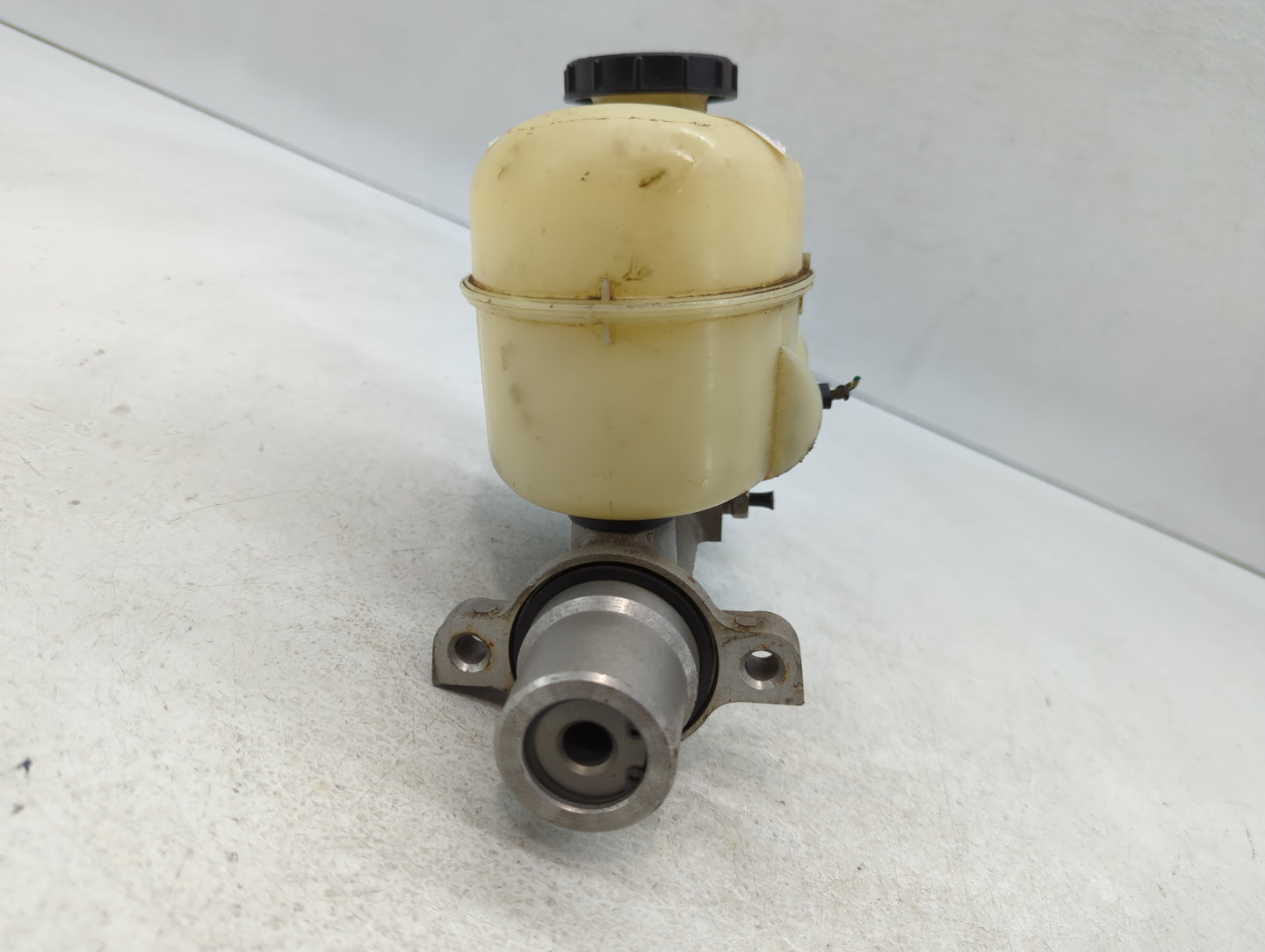 2004-2008 Ford F-150 Brake Master Cylinder - Oemusedautoparts1.com