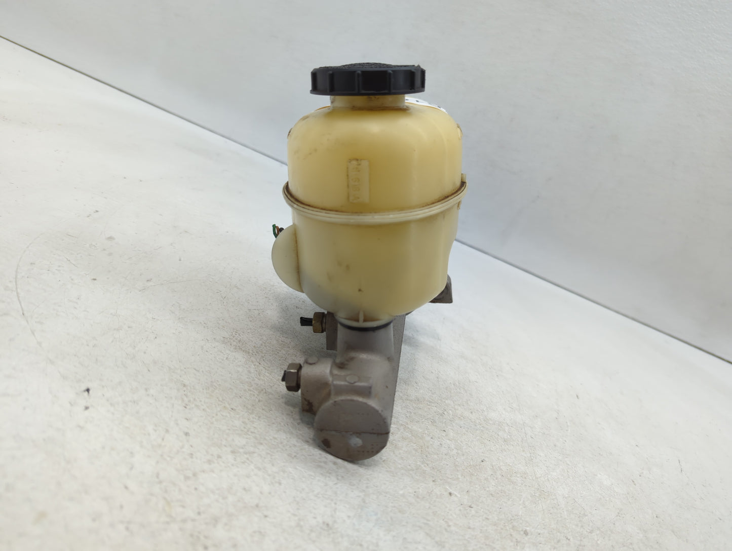 2004-2008 Ford F-150 Brake Master Cylinder - Oemusedautoparts1.com
