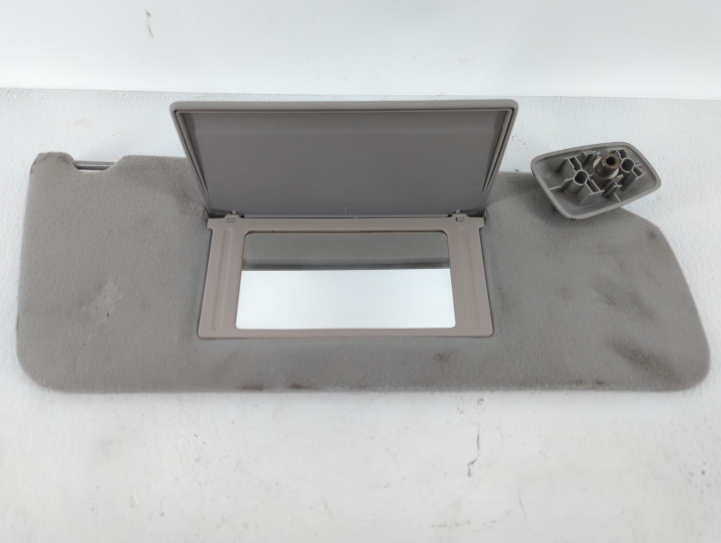 2004-2008 Ford F-150 Sun Visor Shade Replacement Passenger Right Mirror Fits Fits 2004 2005 2006 2007 2008 OEM Used Auto Par