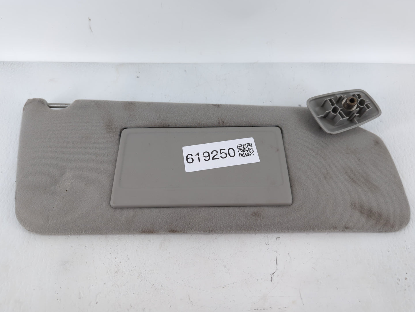 2004-2008 Ford F-150 Sun Visor Shade Replacement Passenger Right Mirror Fits Fits 2004 2005 2006 2007 2008 OEM Used Auto Par