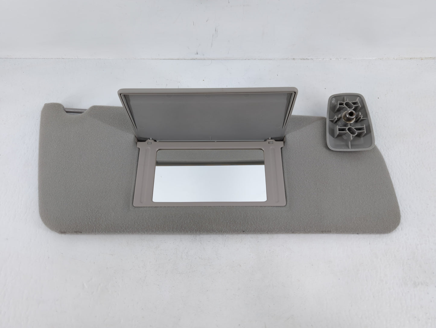 2004-2008 Ford F-150 Sun Visor Shade Replacement Passenger Right Mirror Fits Fits 2004 2005 2006 2007 2008 OEM Used Auto Par