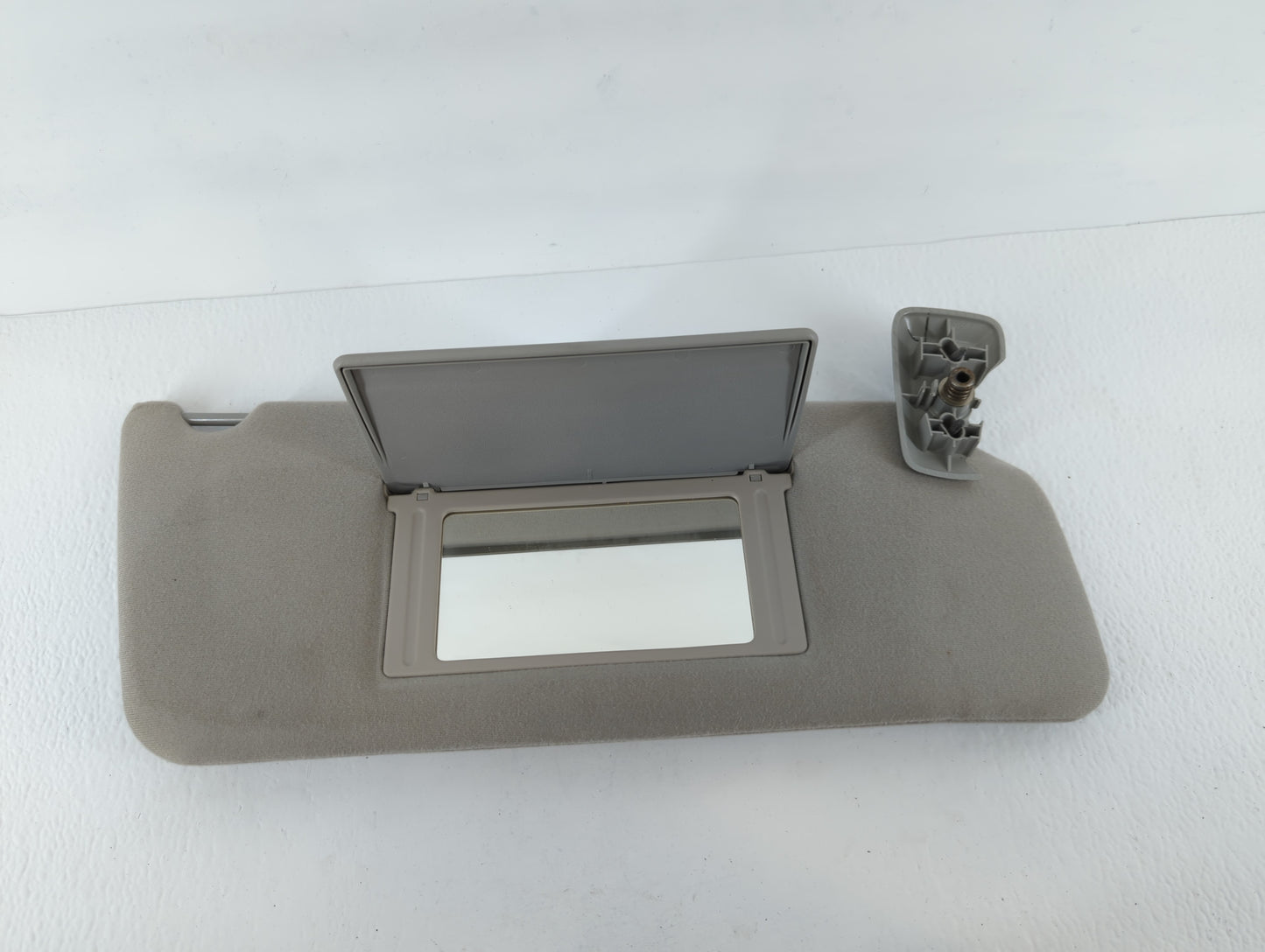 2004-2008 Ford F-150 Sun Visor Shade Replacement Passenger Right Mirror Fits Fits 2004 2005 2006 2007 2008 OEM Used Auto Par