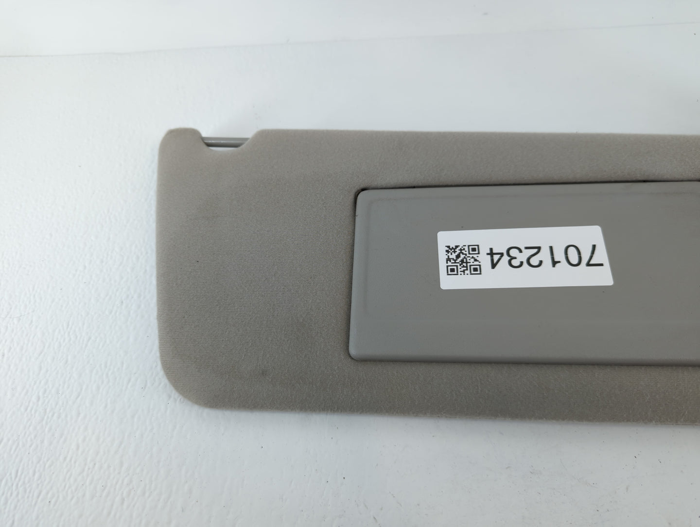 2004-2008 Ford F-150 Sun Visor Shade Replacement Passenger Right Mirror Fits Fits 2004 2005 2006 2007 2008 OEM Used Auto Par