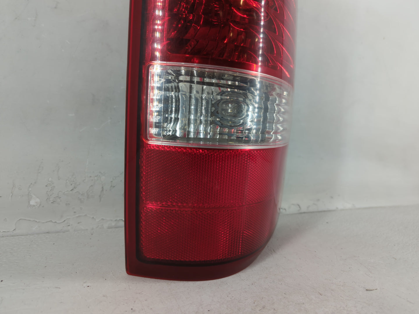 2004-2008 Ford F-150 Tail Light Assembly Passenger Right OEM P/N:6L34-13B504-B 6L34-13B504-A Fits Fits 2004 2005 2006 2007 2