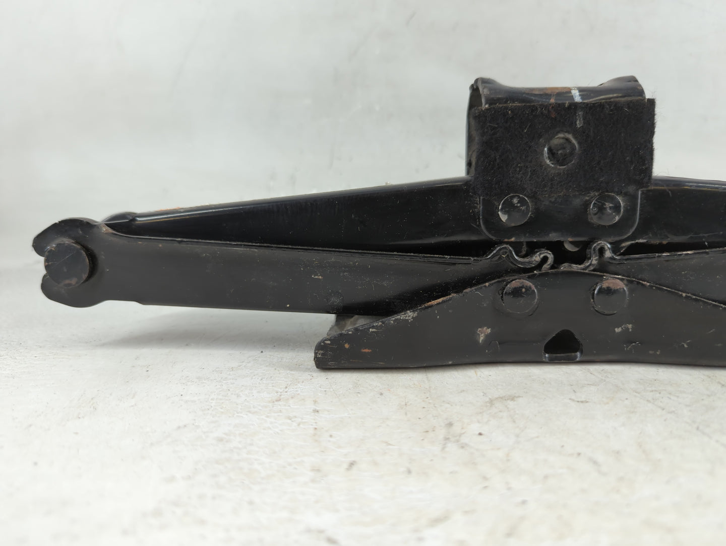 2007 Ford F-150 Spare Scissor Car Jack - Oemusedautoparts1.com