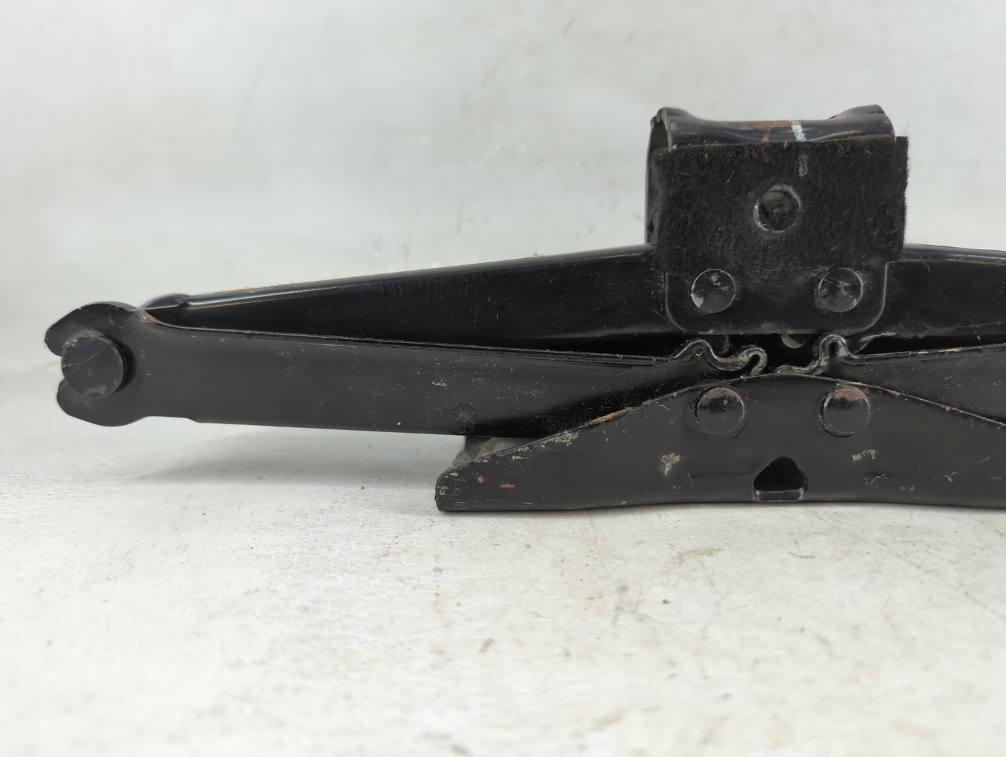 2007 Ford F-150 Spare Scissor Car Jack - Oemusedautoparts1.com