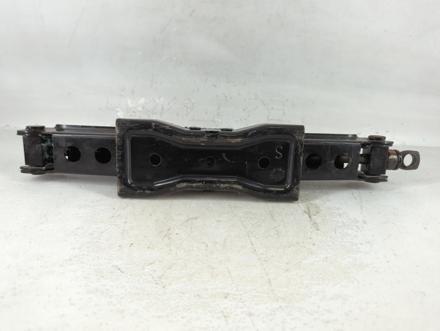 2007 Ford F-150 Spare Scissor Car Jack - Oemusedautoparts1.com