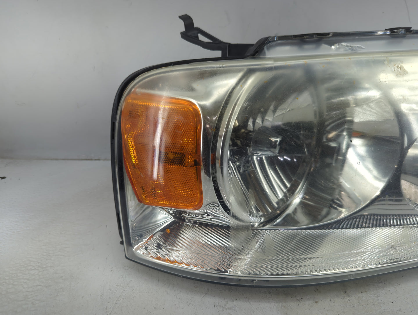 2004-2008 Ford F-150 Passenger Right Oem Head Light Headlight Lamp - Oemusedautoparts1.com
