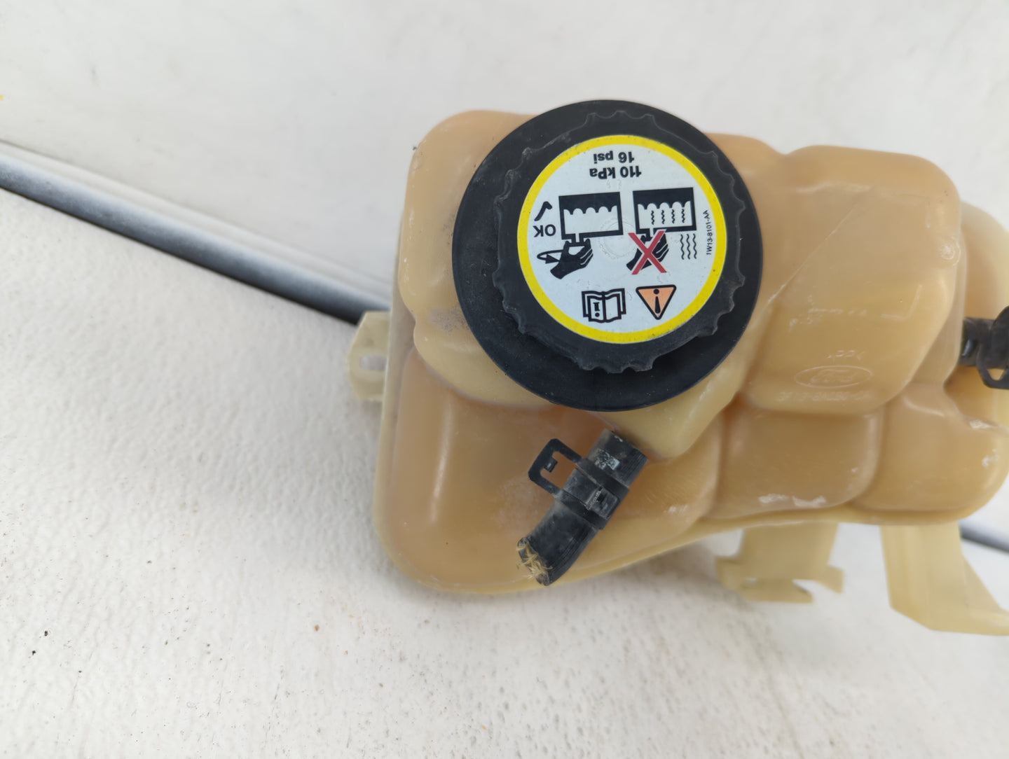 Ford F-250 Radiator Coolant Overflow Expansion Tank Bottle - Oemusedautoparts1.com