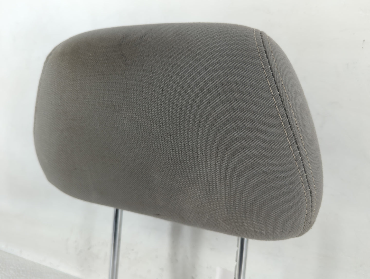 2005-2007 Ford F-250 Super Duty Headrest Head Rest Front Driver Passenger Seat Fits Fits 2005 2006 2007 OEM Used Auto Parts 