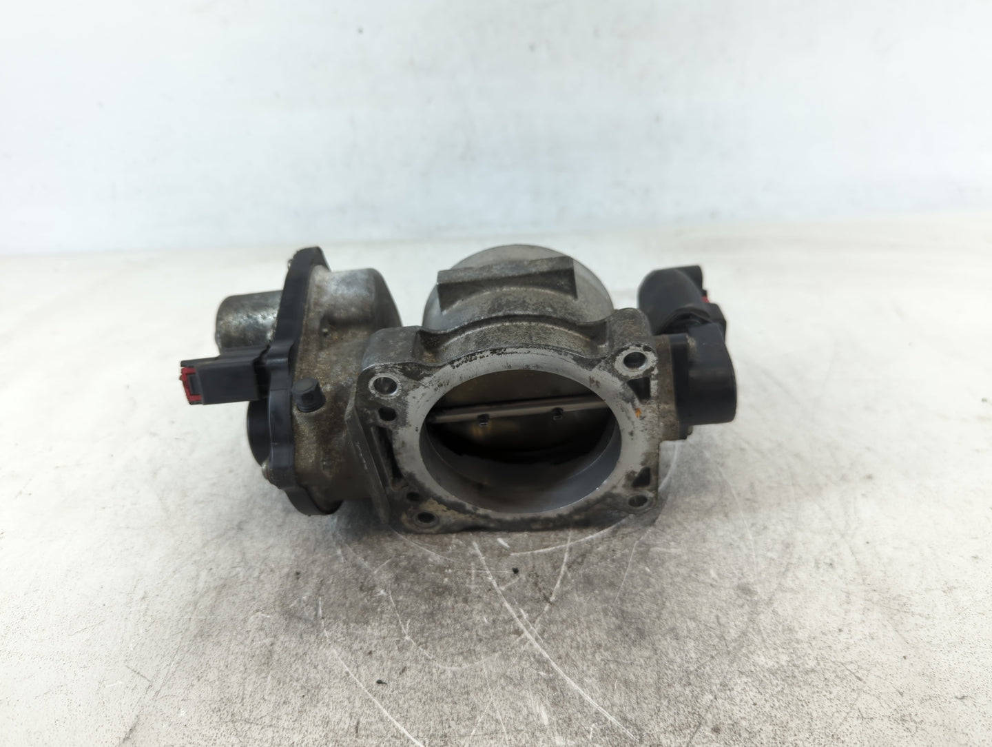 2005-2010 Ford F-250 Super Duty Throttle Body P/N:1417362 01 Fits Fits 2004 2005 2006 2007 2008 2009 2010 OEM Used Auto Part