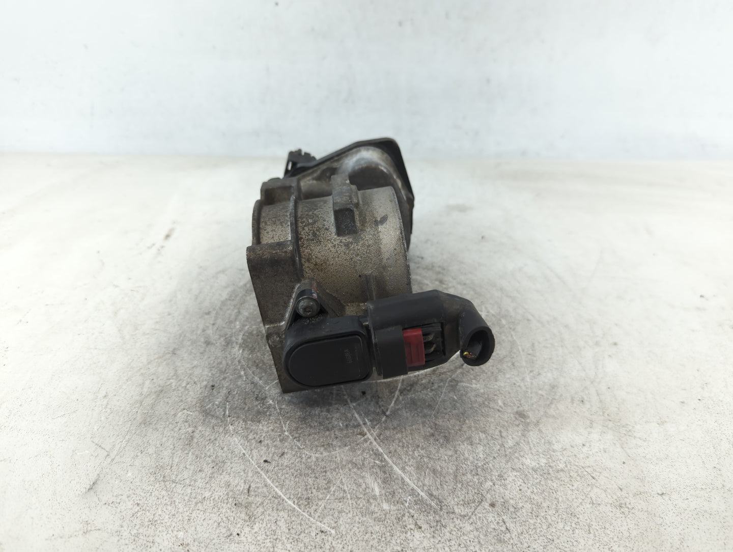 2005-2010 Ford F-250 Super Duty Throttle Body P/N:1417362 01 Fits Fits 2004 2005 2006 2007 2008 2009 2010 OEM Used Auto Part