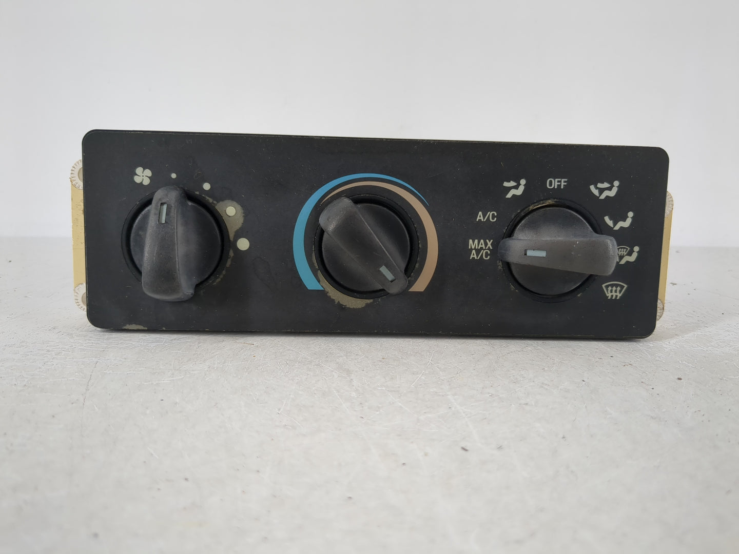 2007 Ford F-350 Super Duty Climate Control Module Temperature AC/Heater Replacement Fits OEM Used Auto Parts - Oemusedautopa