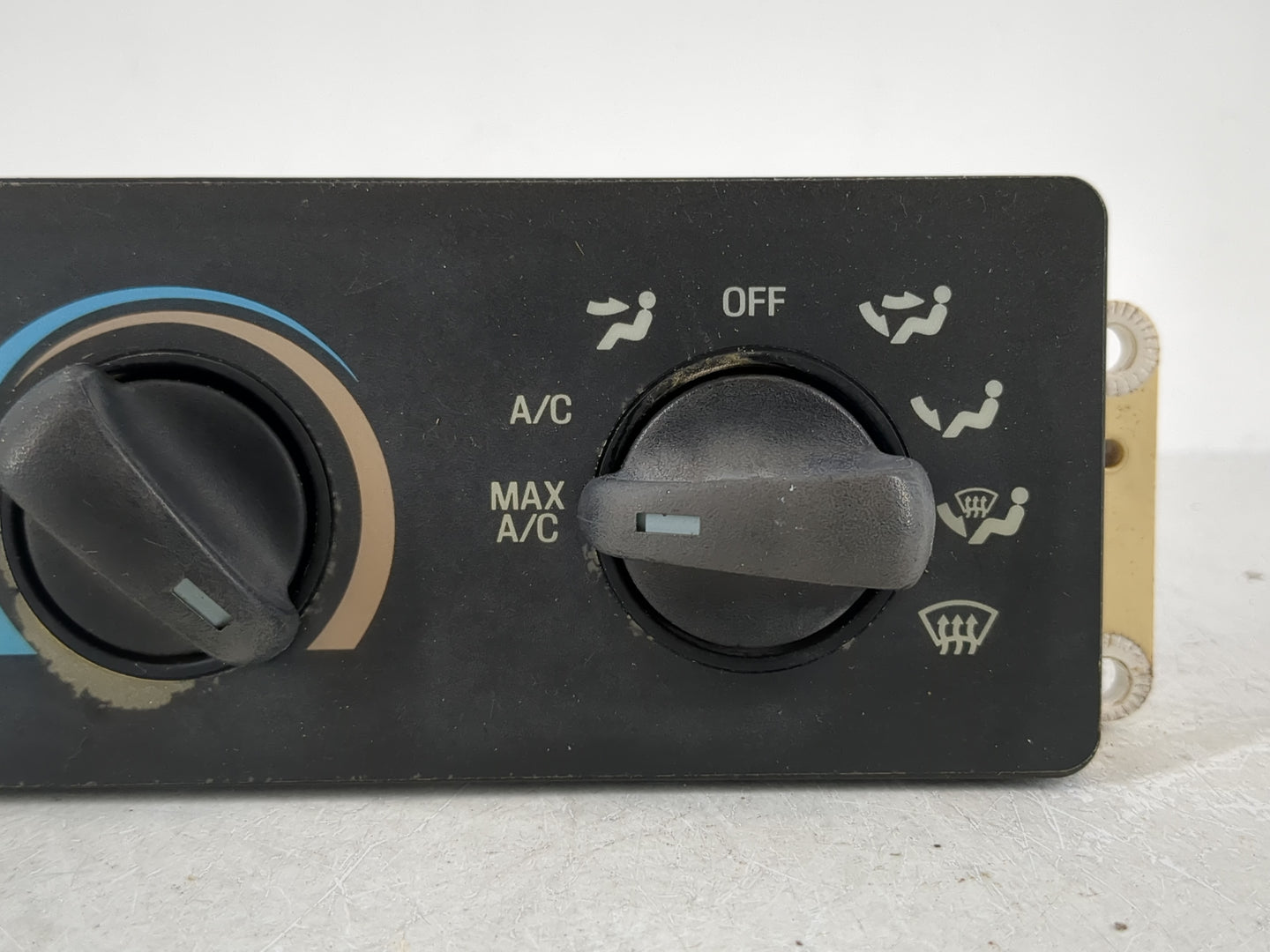 2007 Ford F-350 Super Duty Climate Control Module Temperature AC/Heater Replacement Fits OEM Used Auto Parts - Oemusedautopa
