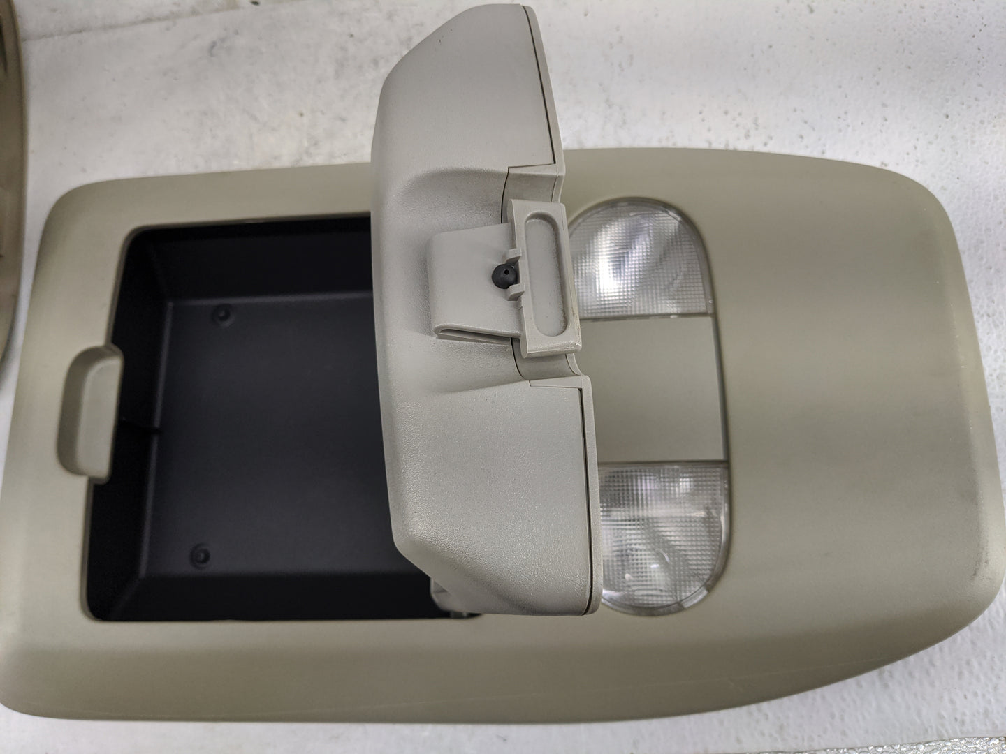 2007 Ford F150 Overhead Roof Console Tan - Oemusedautoparts1.com
