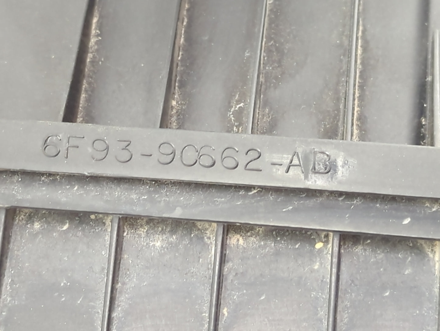 2005-2007 Ford Five Hundred Air Cleaner Intake-duct Hose Tube 1476605 - Oemusedautoparts1.com