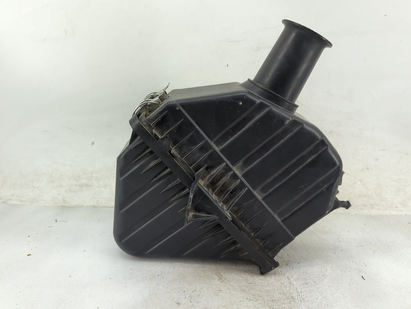 2005-2007 Ford Five Hundred Air Cleaner Intake-duct Hose Tube 1476605 - Oemusedautoparts1.com