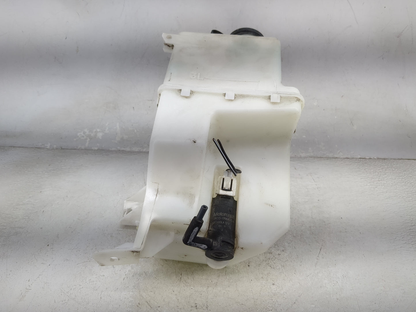 2005-2007 Ford Five Hundred Windshield Washer Fluid Reservoir Bottle Oem - Oemusedautoparts1.com