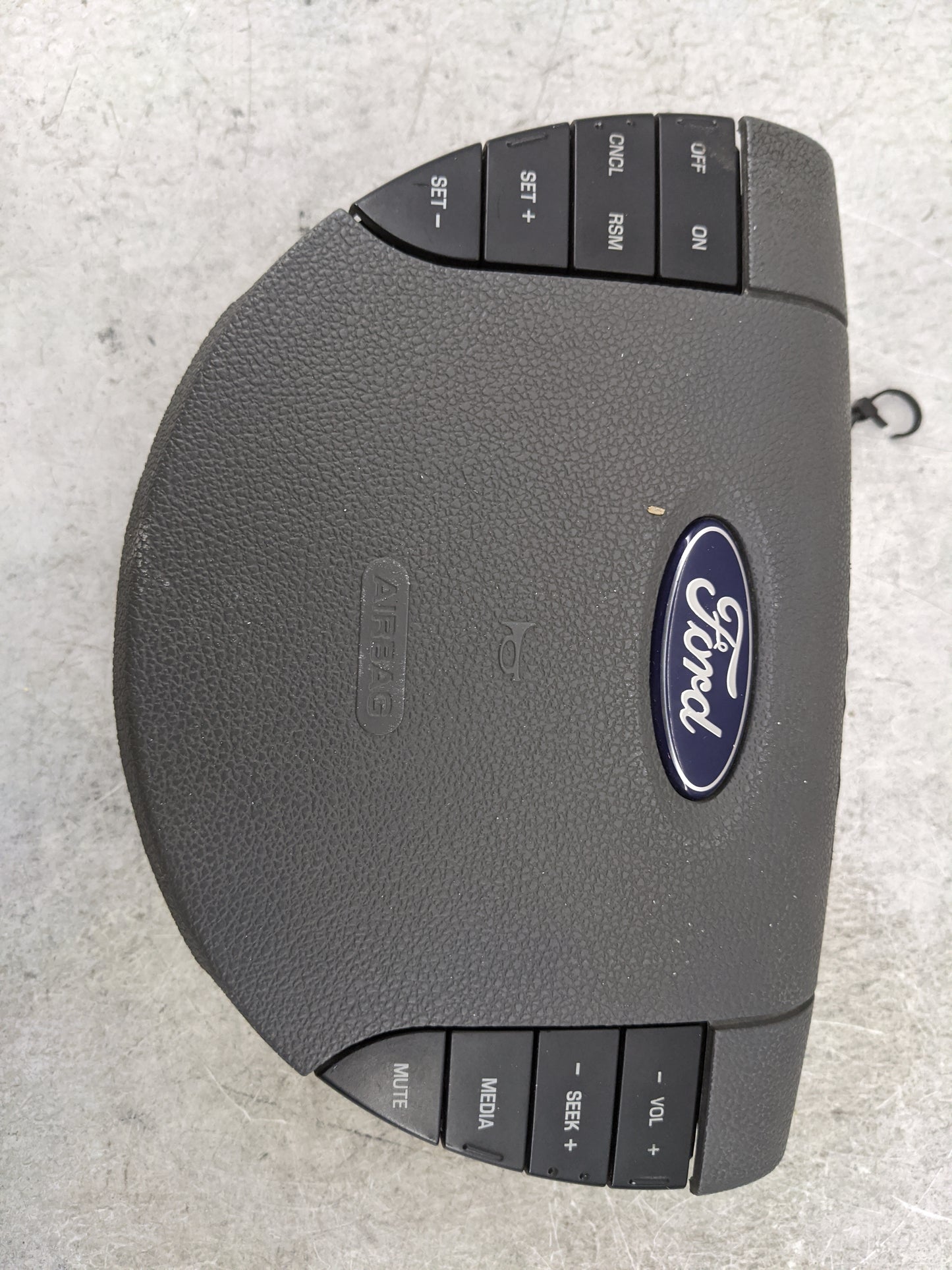 2005-2007 Ford Five Hundred Air Bag Driver Left Steering Wheel Mounted 1477601 - Oemusedautoparts1.com