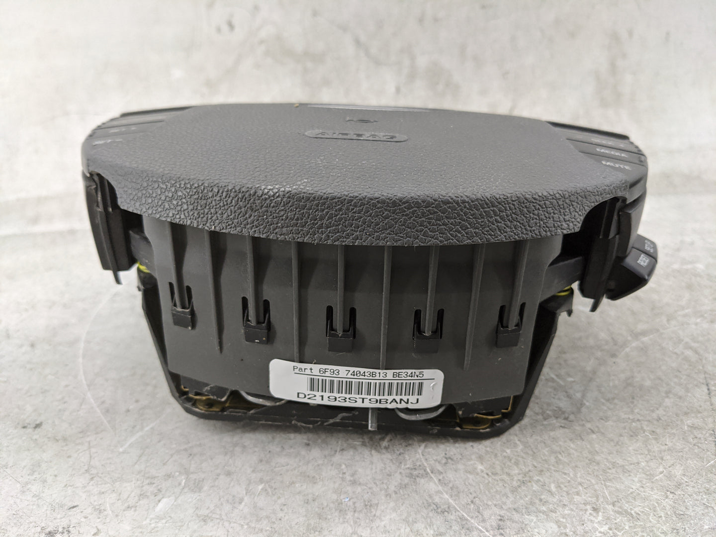 2005-2007 Ford Five Hundred Air Bag Driver Left Steering Wheel Mounted 1477601 - Oemusedautoparts1.com